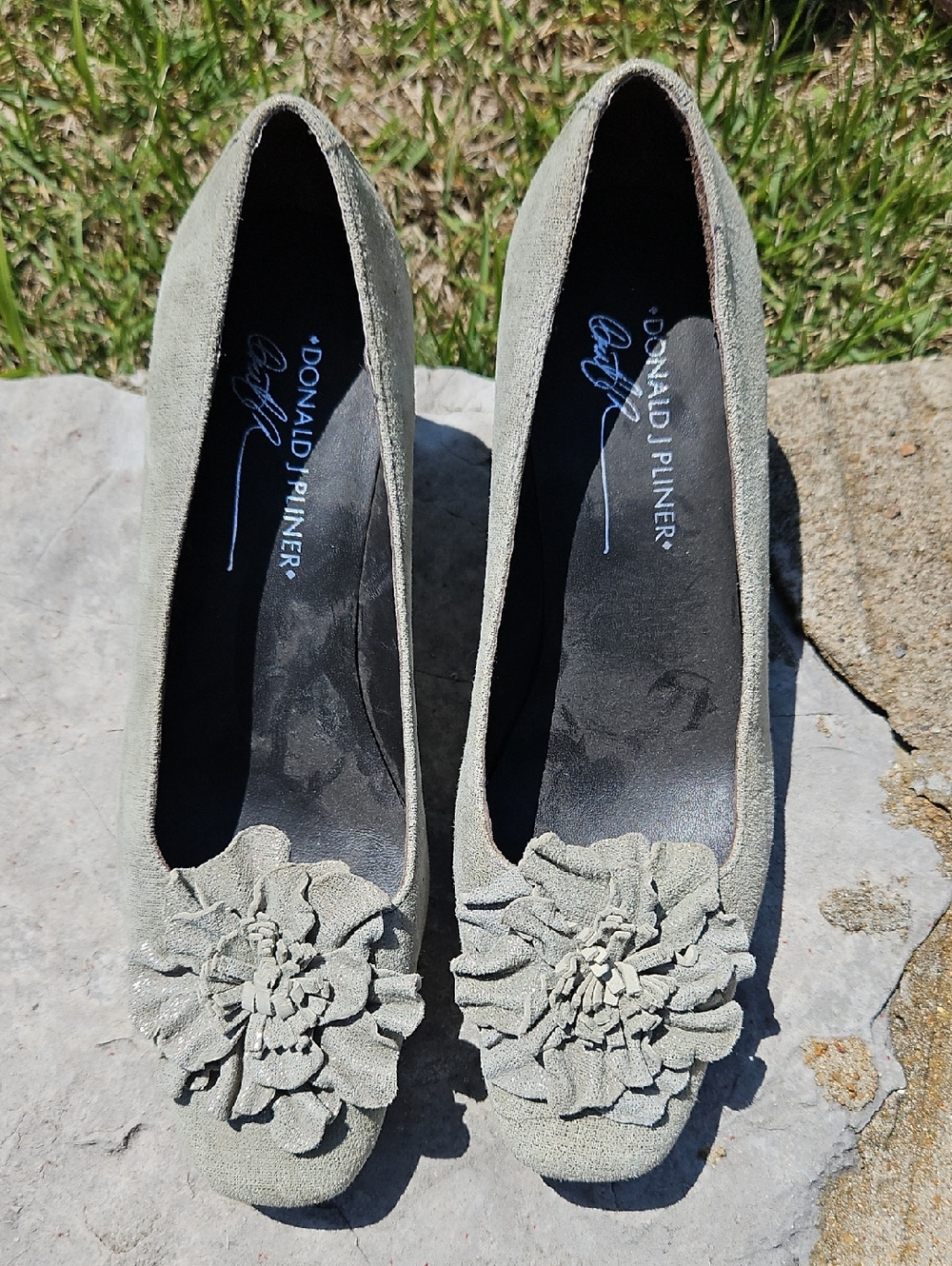 Donald J. Pliner Metallic Gray Leather Pumps with Rosettes